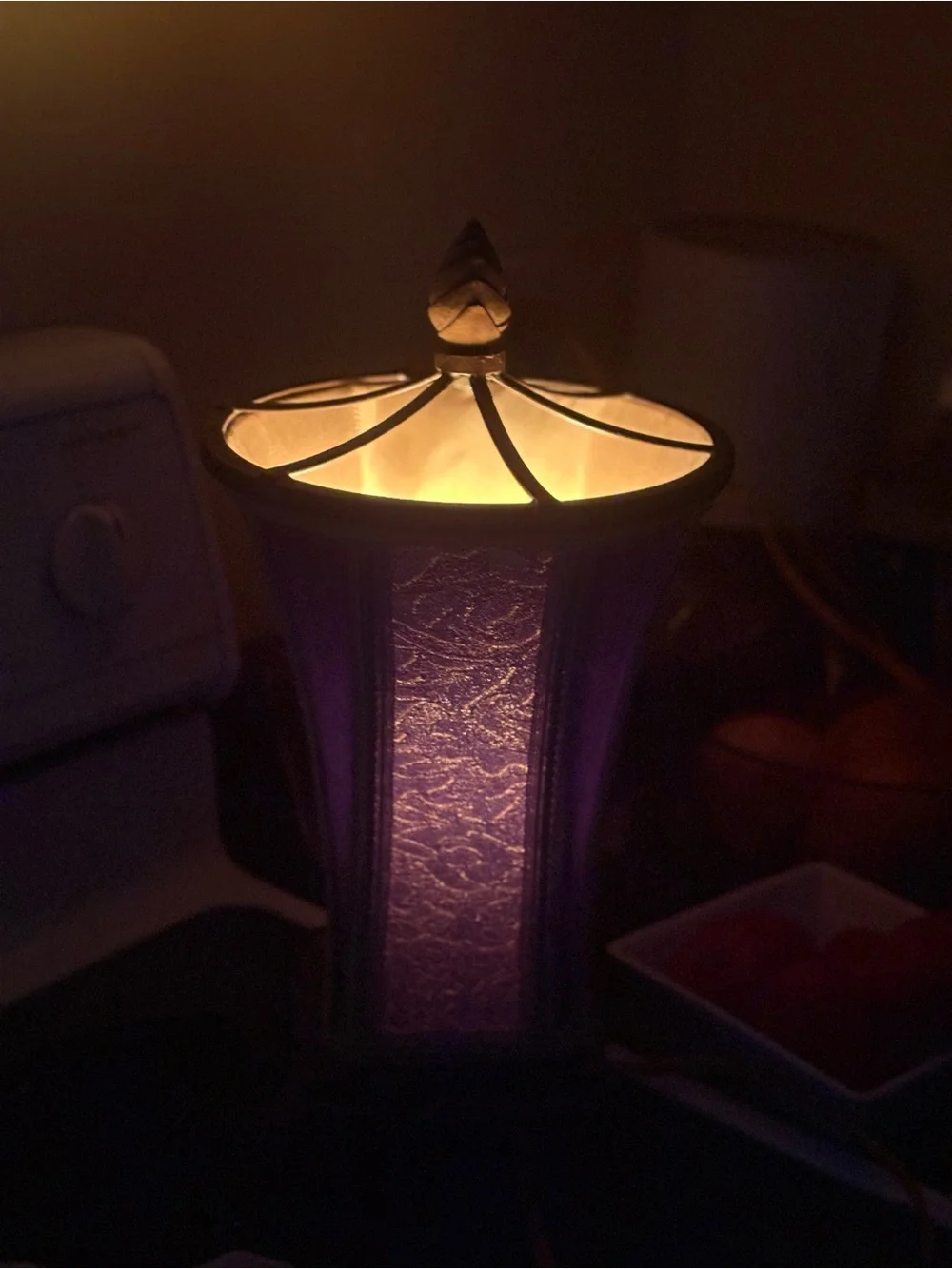 VTG Oriental-style accent lamp features a square base, an octagonal body